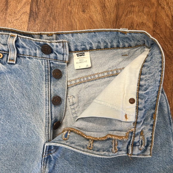 Vintage, VTG, 950 Levi’s Jean Shorts. 7 JR. Paper Tag. Made In USA. 100% cotton. - Picture 9 of 14